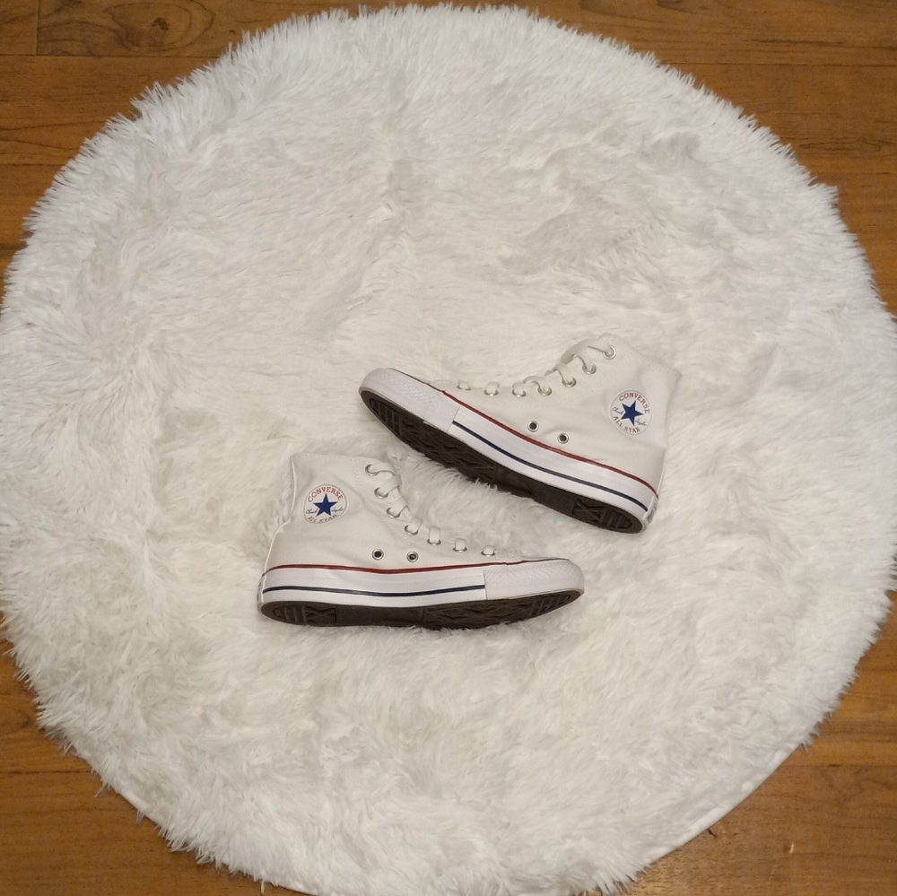 Converse - Picture 2 of 3